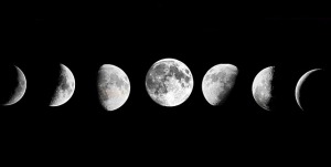 moon-263015_640
